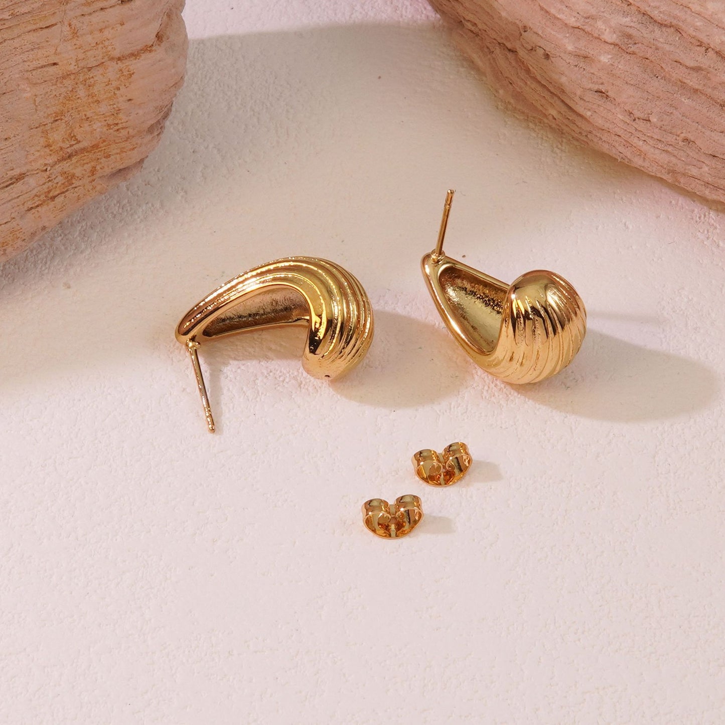 Exaggerated Advanced 18K Gold Stripes Water Drop Ear Studs Personality